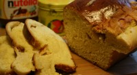 Het Belgische suikerbrood is een mals wit brood met grove stukjes suiker die soms hard zijn om op te bijten.